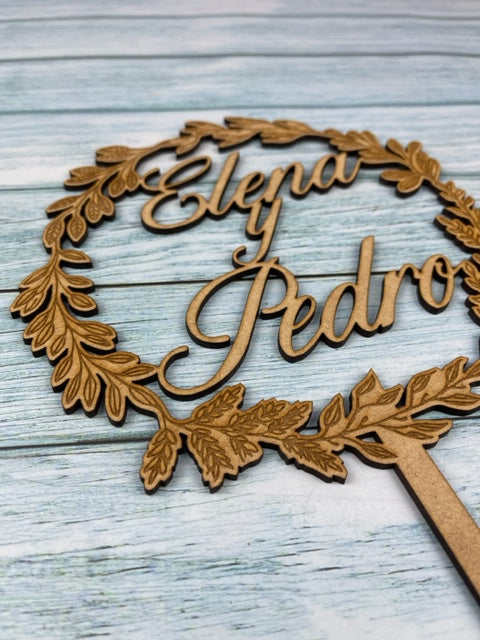 Topper de madera personalizado para tarta de bodas. Modelo2