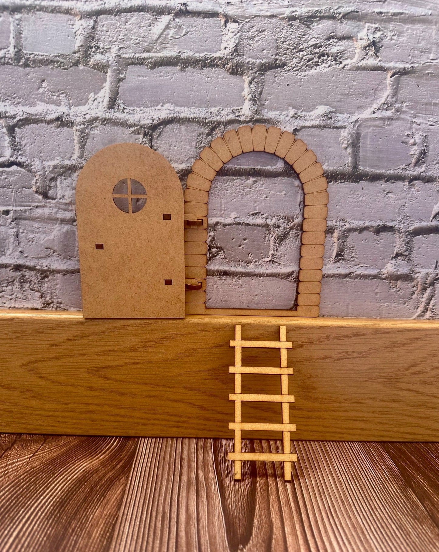 Puerta del ratoncito Pérez en madera para pintar.