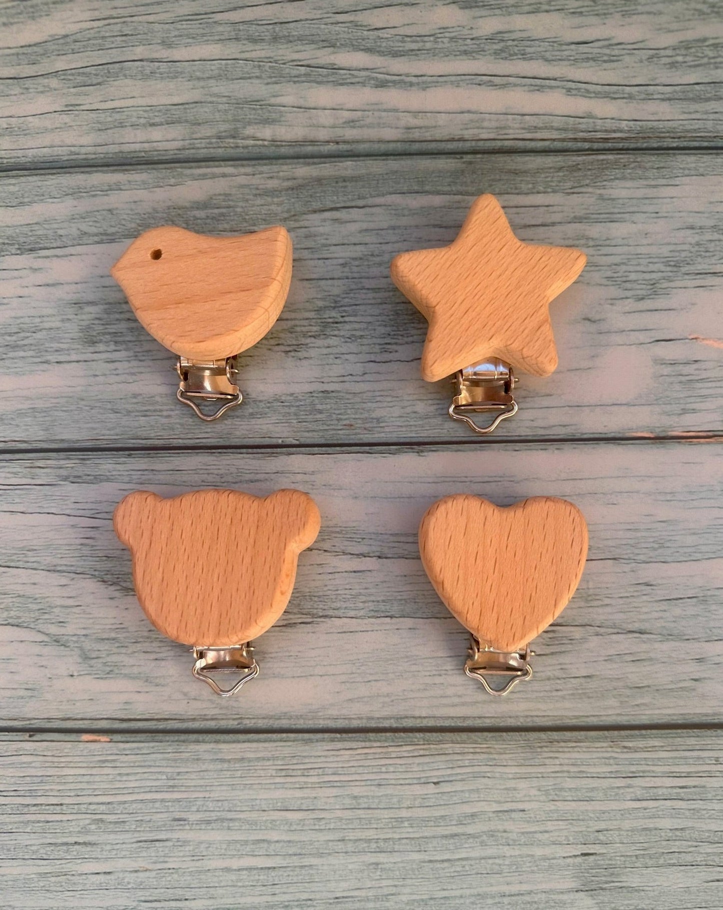 Portachupete de madera y tela elástica personalizado.