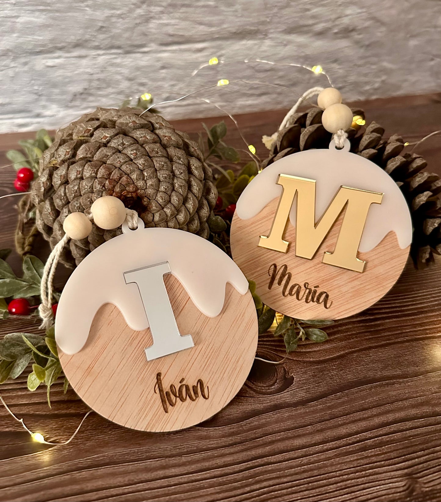 Bola de Navidad. Modelo Inicial, personalizada con nombre.