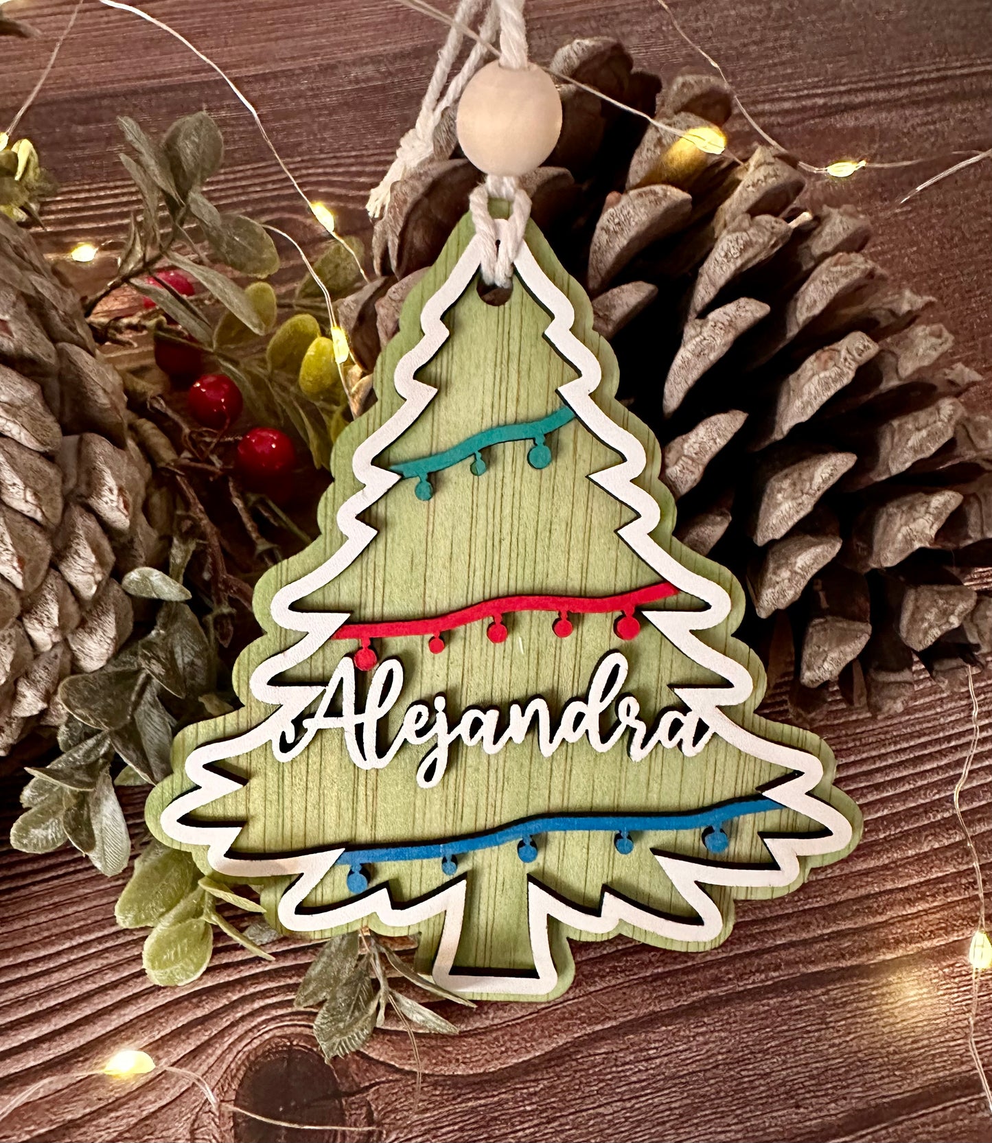Bola de Navidad. Modelo Abeto, personalizada con nombre.