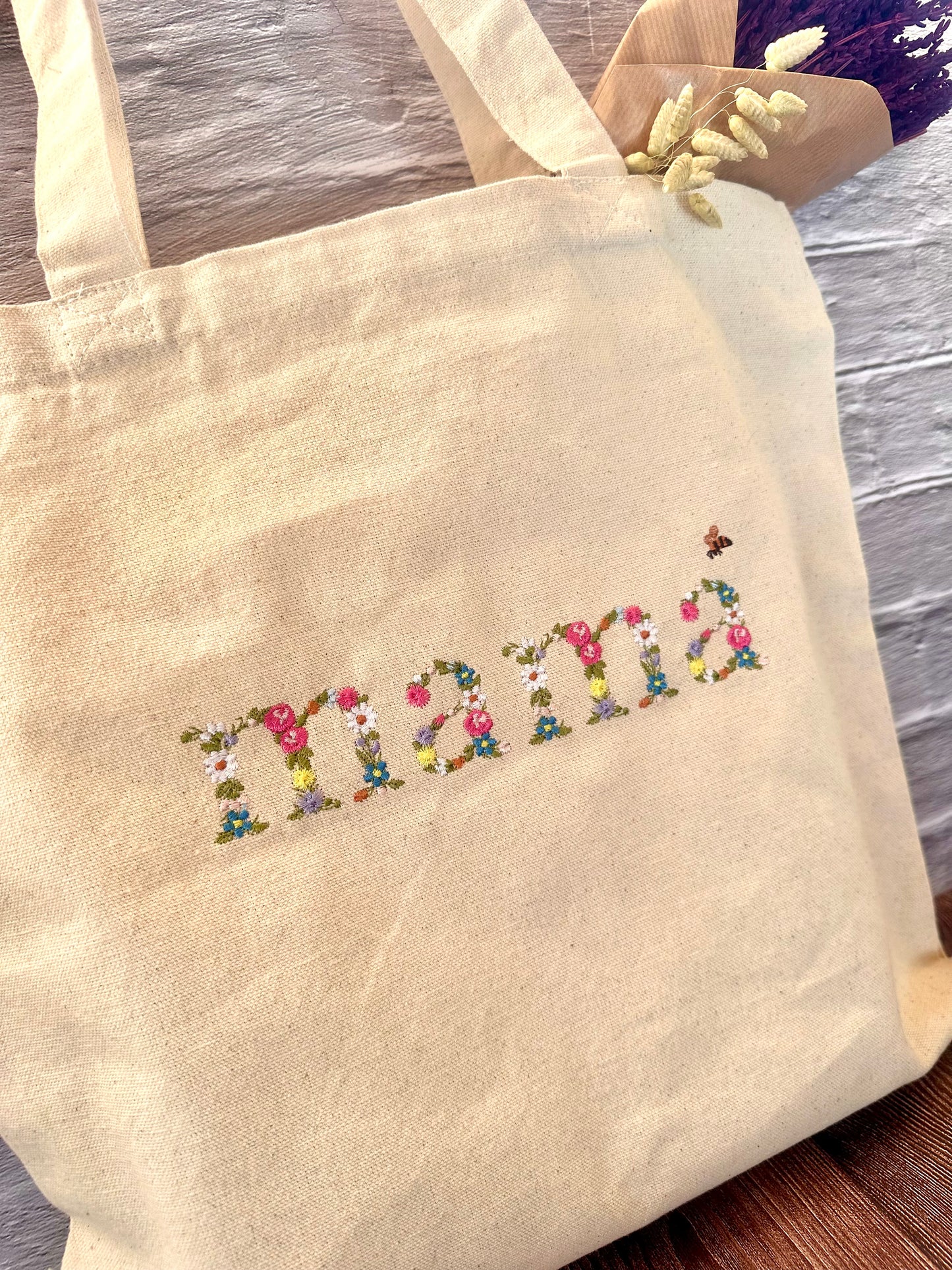Bolsa con asas bordada con flores