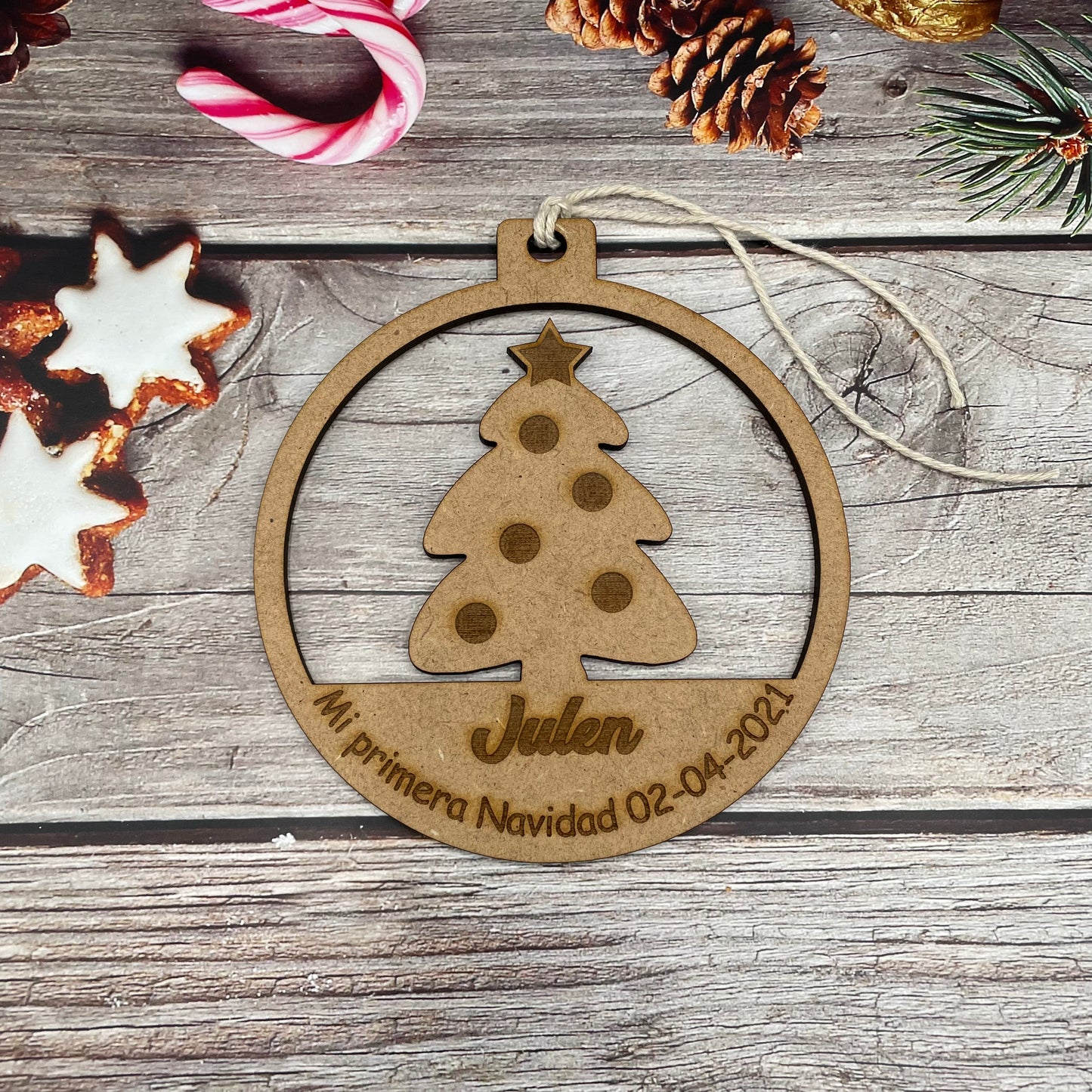 Bola de Navidad "Mi primera Navidad" personalizada con nombre y fecha de nacimiento.