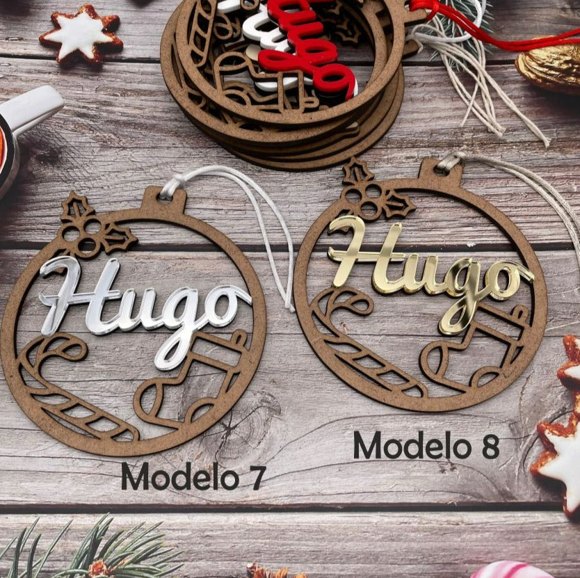 Bola de Navidad "Muerdago" personalizada con nombre.