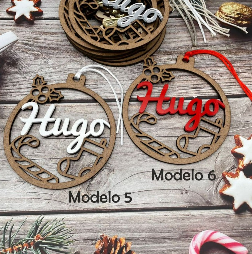 Bola de Navidad "Muerdago" personalizada con nombre.