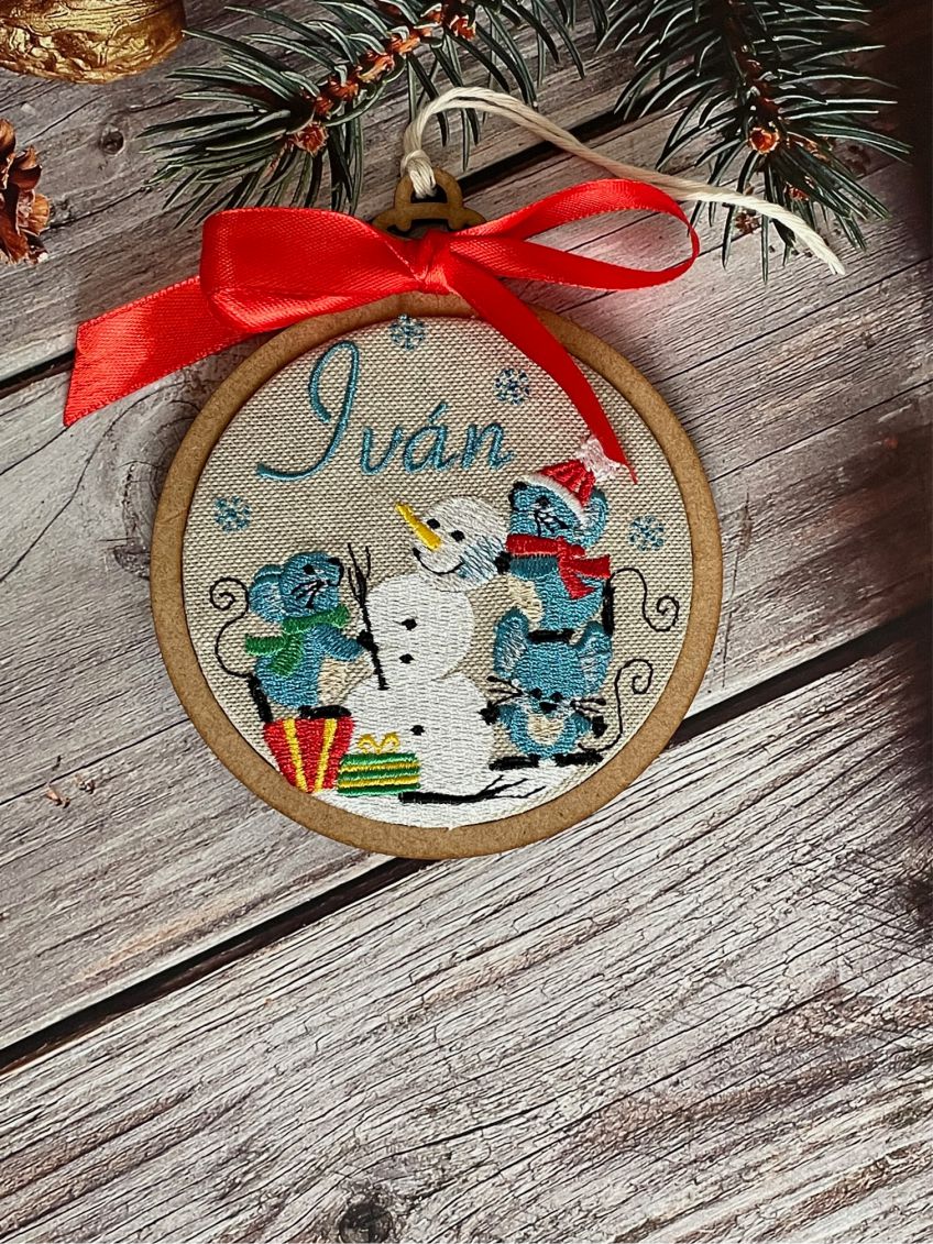 Bola de Navidad bordada "Muñeco de Nieve"